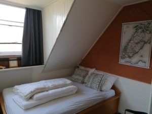slaapkamer met 1 tweepersoons bed